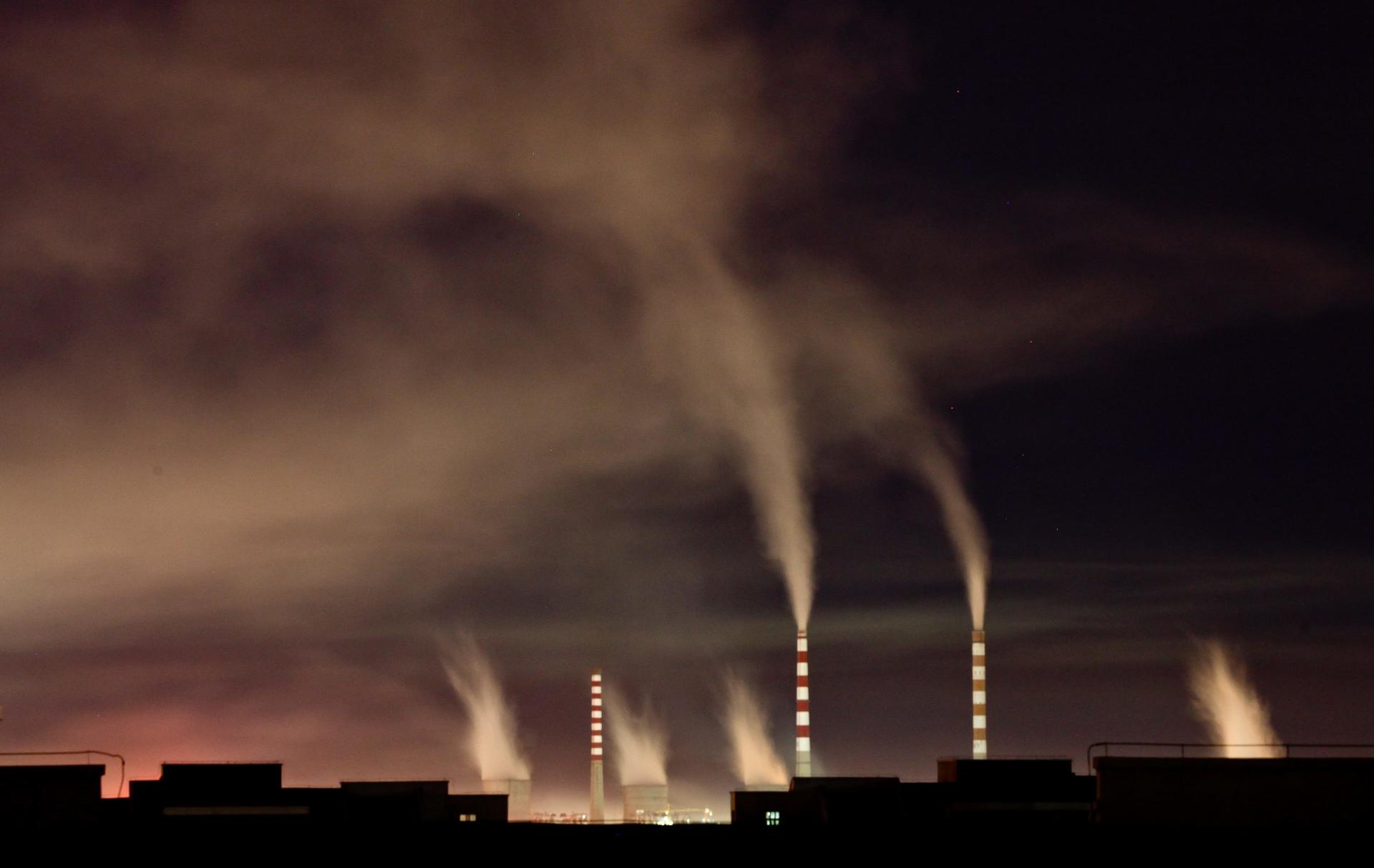 Emisiones de gases de efecto invernadero se reducirán solo 2,6% para 2030 con compromisos actuales, según la ONU