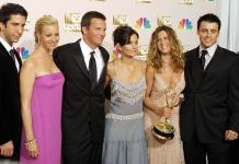 Aniston, Schwimmer y Kudrow rinden homenaje a su compañero de Friends Matthew Perry