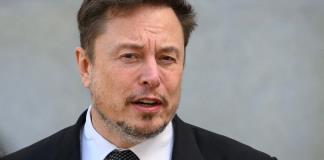 X de Musk demanda a organización por presentarla como red plagada de antisemitismo