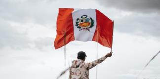 Al menos 20 muertos por caída de autobús a un barranco en Perú