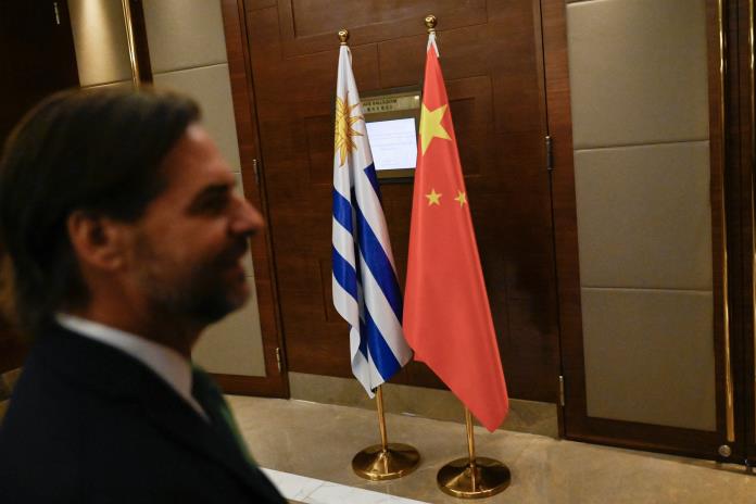 China y Uruguay afirman que van a promover el diálogo comercial entre Pekín y el Mercosur
