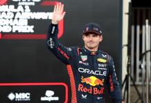 Verstappen consigue la salida de honor en la última fecha del calendario de la F1 y "Checo" Pérez se cayó hasta la novena posición para el Gran premio