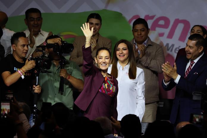 Sheinbaum lidera con el 48 % una encuesta con los precandidatos presidenciales de México