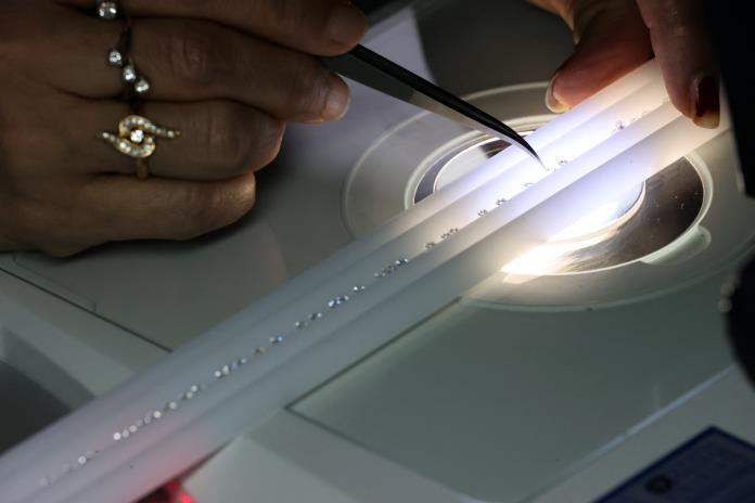 El comercio de diamantes se apresta para las sanciones europeas a las gemas rusas El comercio de diamantes se apresta para las sanciones europeas a las gemas rusas