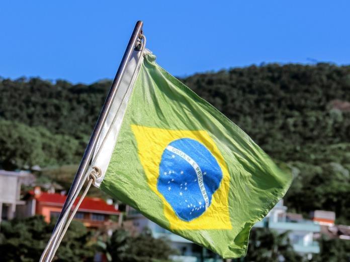 Congreso brasileño aprueba polémico proyecto que flexibiliza uso de agrotóxicos
