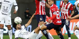 Chivas saca ventaja ante Pumas en cuartos de final del torneo Apertura-2023