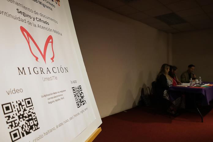Activistas de México y EEUU crean aplicación para que migrantes tengan historial médico