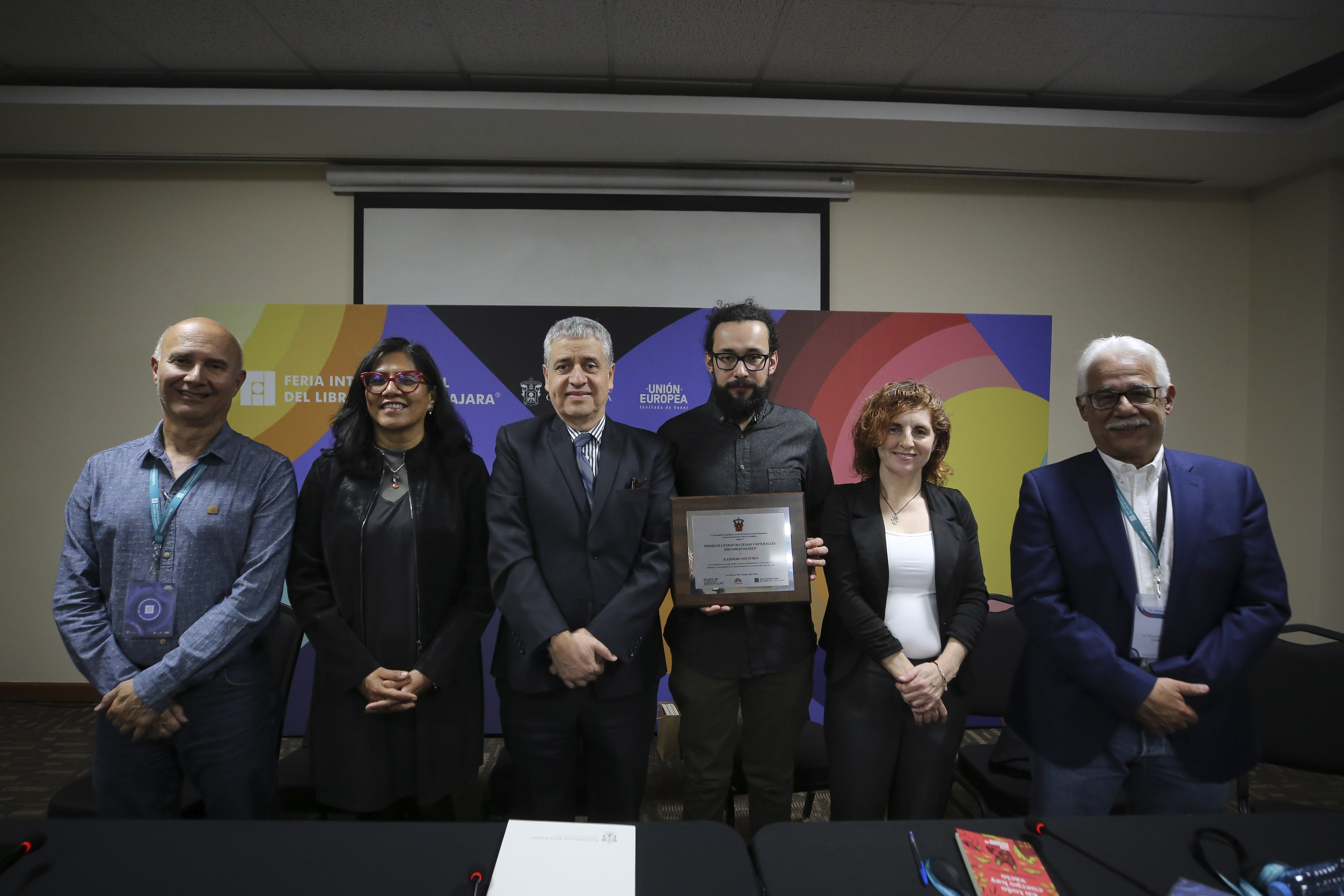 Alejandro Von Düben recibe el Premio de Literatura Ciudad y Naturaleza José Emilio Pacheco 2023