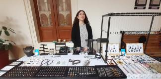 Artesanas presentan sus creaciones en Expo Mujer Emprendedora, en el Congreso del Estado