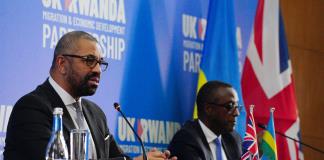 Reino Unido firma un nuevo tratado de migración con Ruanda