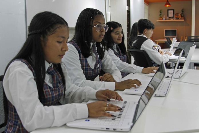 México cae en matemáticas, lectura y ciencia en el último informe educativo PISA