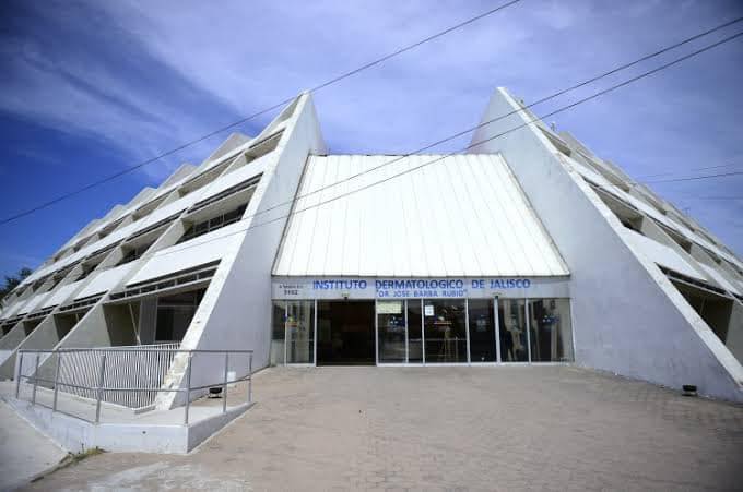 Inauguran clínica para atender el cuero cabelludo y lunares en el Instituto Dermatológico