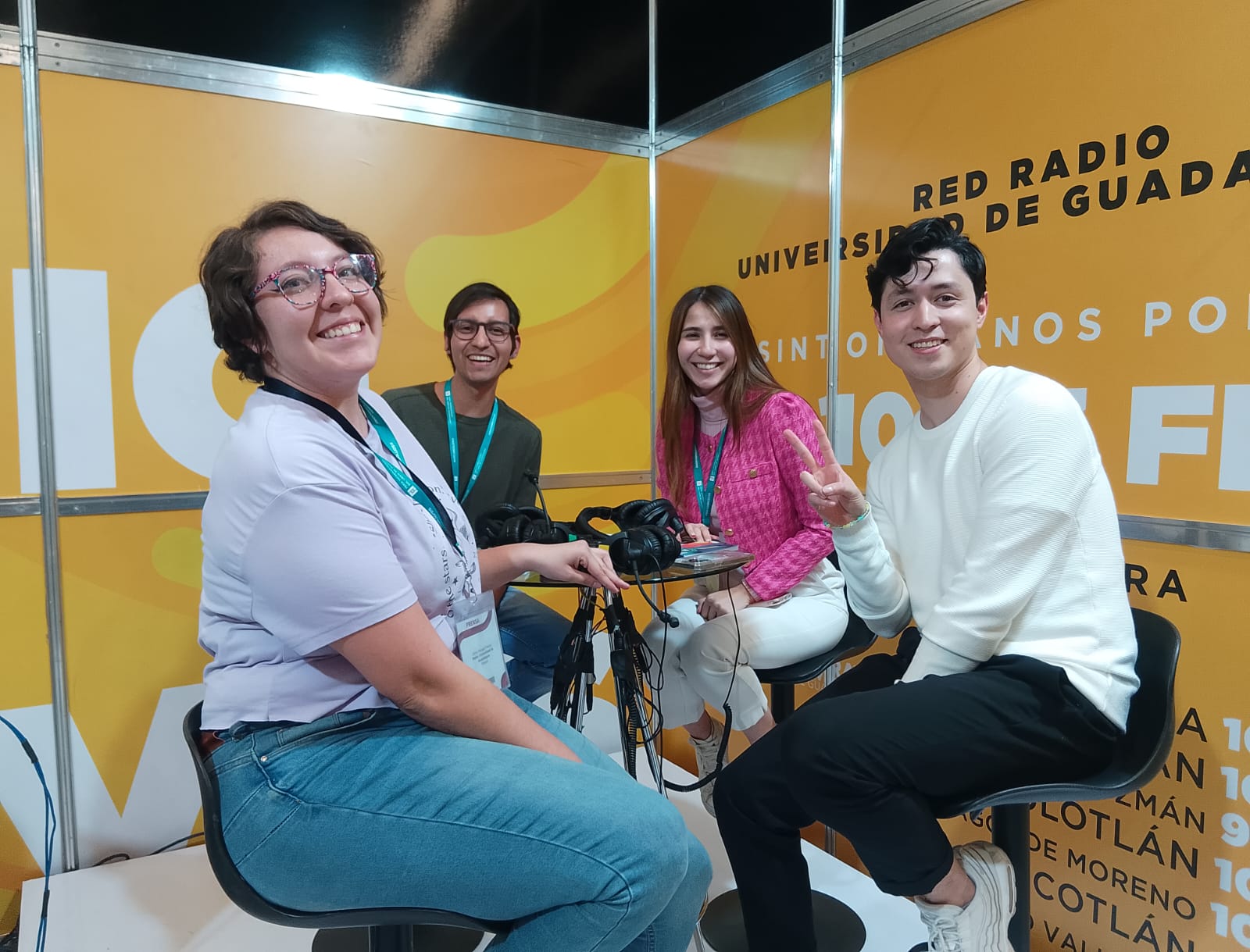 Luvina Joven Radio - Do. 26 Nov 2023 - Desde @FILGuadalajara Luvina Joven Radio - Do. 26 Nov 2023 - Desde @FILGuadalajara