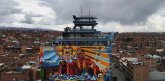 Transformers, barcos, ovnis y pronto la camiseta de Messi adornan los cholets en Bolivia