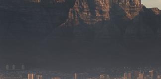 Criminales atacan a turistas en conocida montaña de Sudáfrica