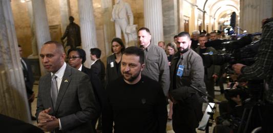 Zelenski pide ayuda en Washington y Rusia reivindica avances en el frente