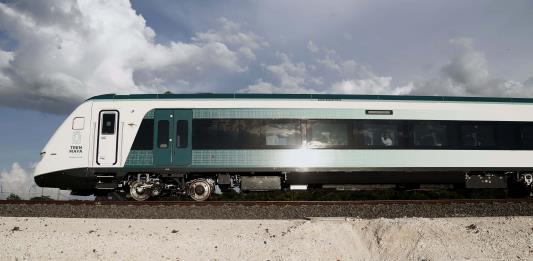 Tren Maya arranca en México con promesa de prosperidad y acusaciones de ecocidio