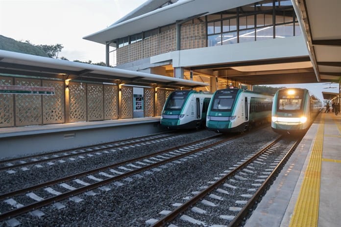 Inauguran primer tramo del Tren Maya entre críticas de ecologistas