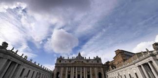 El Vaticano aprueba la bendición de parejas homosexuales o en situación irregular