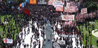 Grupos de izquierda realizan primera protesta contra Milei en Argentina