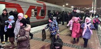 Padres evacúan a sus hijos de ciudad rusa de Belgorod por los bombardeos ucranianos