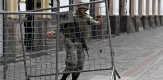 Canal que fue tomado por hombres armados reanuda transmisión en Ecuador