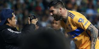 Gignac se desafía a sí mismo en México, que espera el despertar de Martial