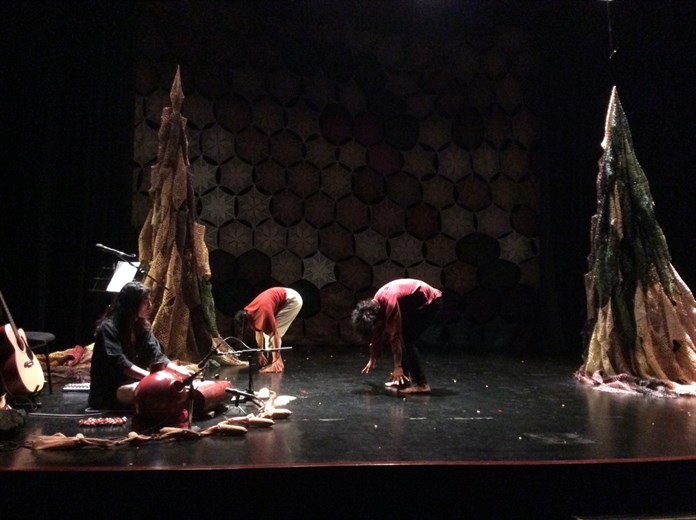 ”Dar para semilla” se presenta en Teatro Alarife; obra experimental que usa el sonido y la danza más que los diálogos 