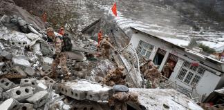 Ocho muertos y decenas de desaparecidos tras un deslizamiento de tierra en China