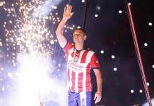 Con estadio lleno fue presentado Chicharito Hernández como nuevo jugador de Chivas