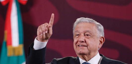 López Obrador califica de calumnia artículo que liga su campaña de 2006 al narcotráfico