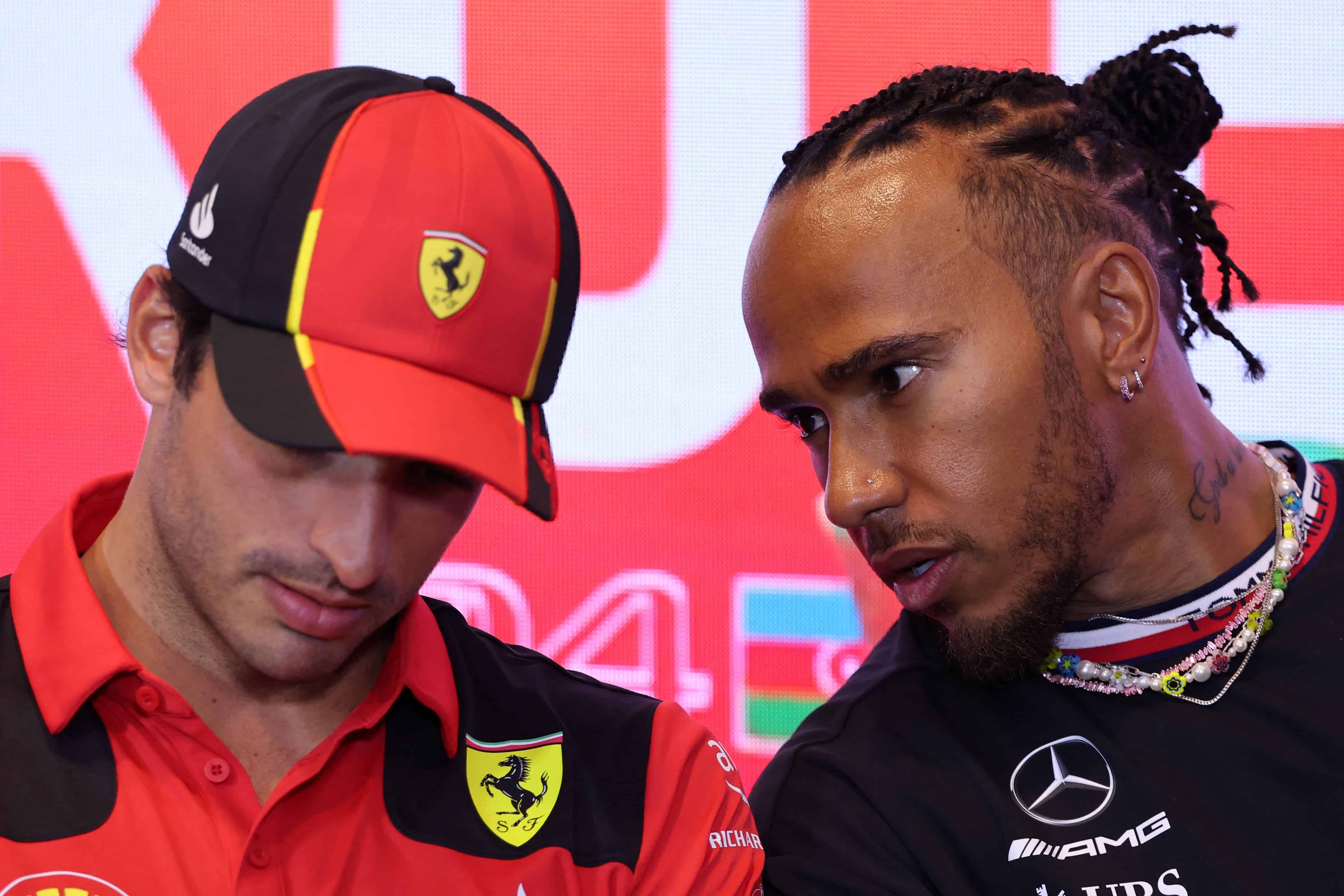 Hamilton celebra su histórico paso por Mercedes antes del fin de una era