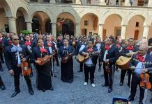 Músicos y cantantes acuden al Congreso para pedir que se rescate la plaza de los Mariachis