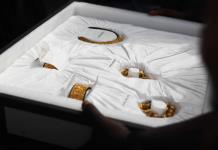 Un museo estadounidense devuelve tesoros saqueados al rey asante de Ghana