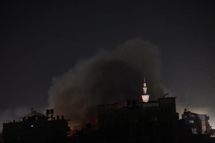 El infierno en Rafah tras un bombardeo israelí
