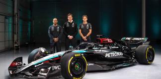 Un emocionado Hamilton presenta el Mercedes para la temporada 2024 de F1