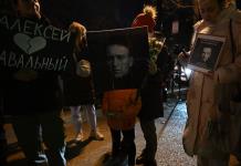 Los exiliados rusos lloran al inmortal Navalni y culpan a Putin de su asesinato