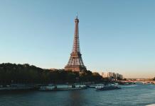La Torre Eiffel se mantiene cerrada debido a una huelga
