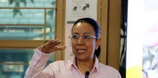 La Dra. Sarahy Contreras lidera proyecto histórico al colocar radiotransmisores en colibrís.
