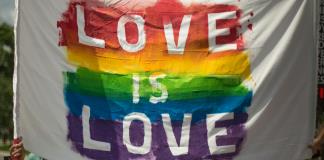Colectivos LGBIT exigen liberar a un mexicano detenido en Catar por ser homosexual
