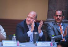 No soy fosfo-fosfo”: Enrique Alfaro critica mercadotecnia de bajo nivel en MC nacional