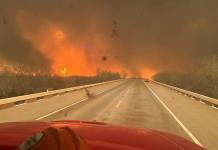 Una treintena de incendios forestales devastan parte de Texas