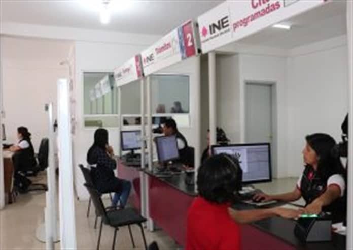 El INE inicia con las visitas a los seleccionados como funcionarios de casillas