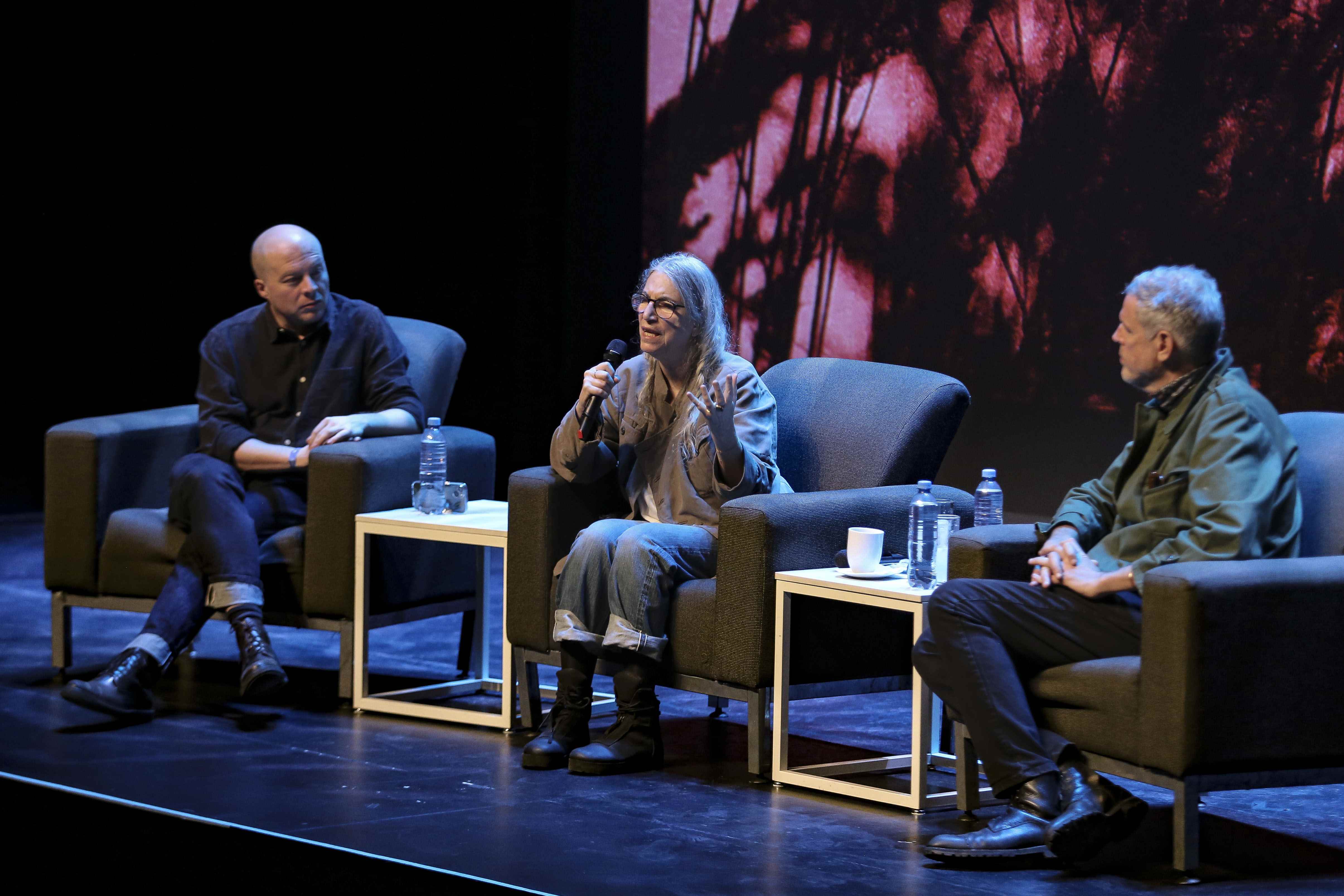 El corazón latinoamericano es revolucionario: Patti Smith, en su despedida de la FIM GDL