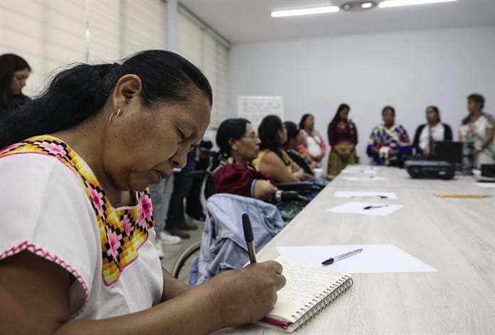 Mujeres indígenas piden a México frenar la violencia y reconocer la medicina ancestral