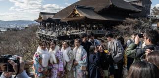 Kioto quiere preservar a las geishas de la avalancha de turistas paparazzi