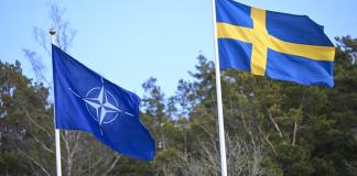 La OTAN formaliza adhesión de Suecia, con izado de la bandera en la sede de la alianza