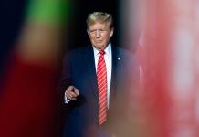 Empresa de redes sociales de Trump se dispara en su debut en bolsa
