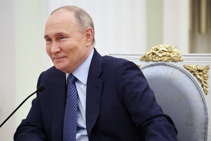 Los rusos comenzaron a votar en una elección presidencial que se espera ratificará a Putin