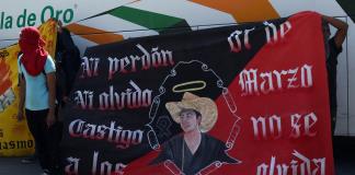 Estudiantes de Ayotzinapa convocan megamarcha por asesinato de joven en el sur de México